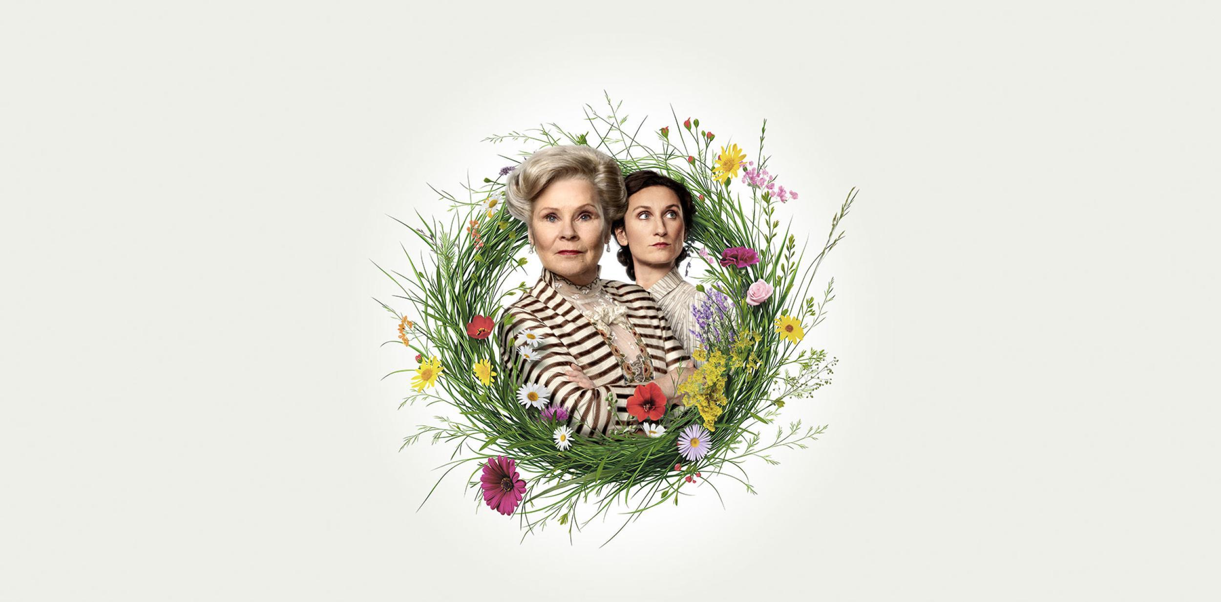 Two people in the centre of a flowery reef