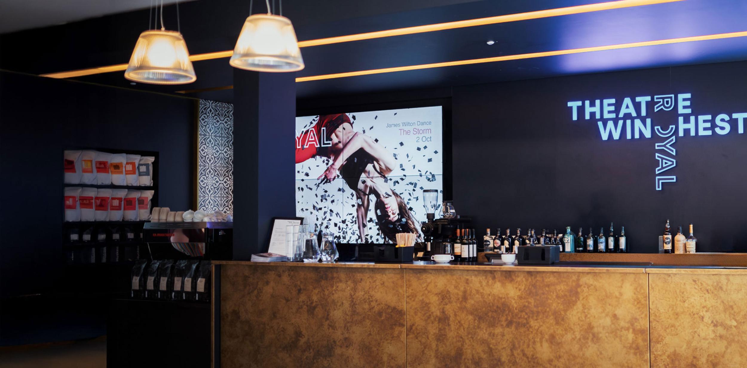Stalls bar