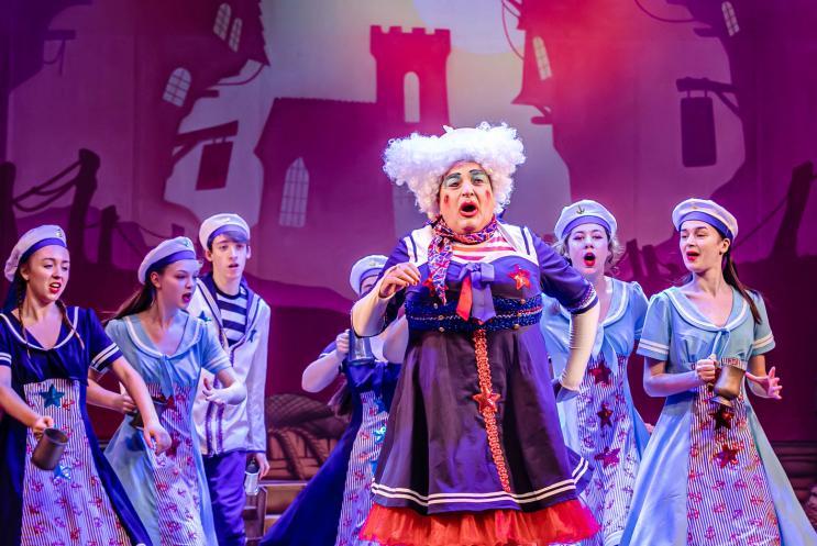 Dame Dolly on stage for Dick Whittington