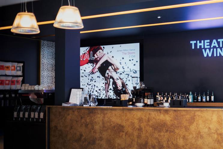 Stalls bar