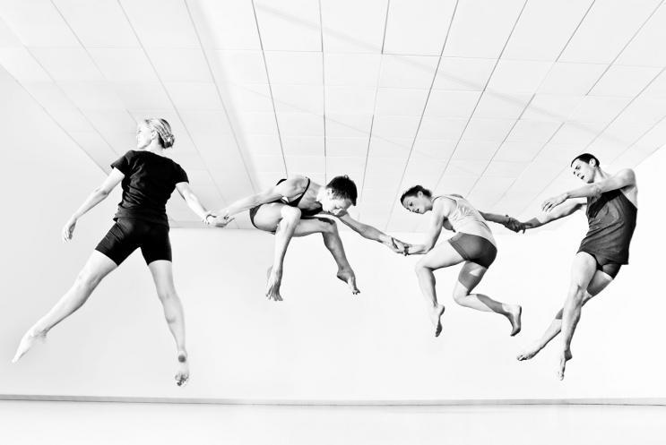 Contemporary dancers